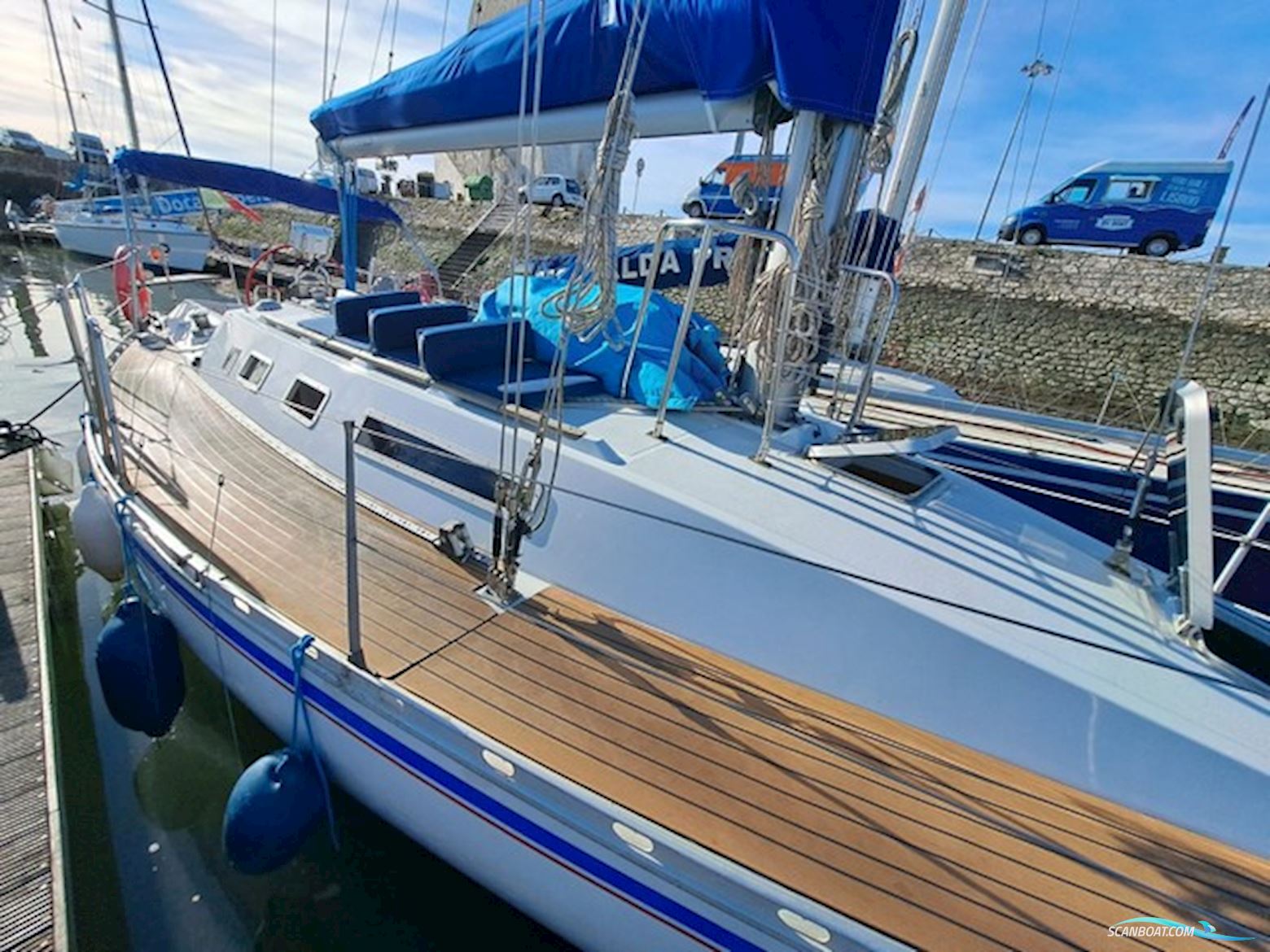 Beneteau First 375