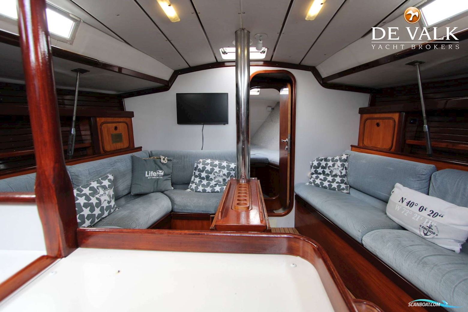 Beneteau First 405