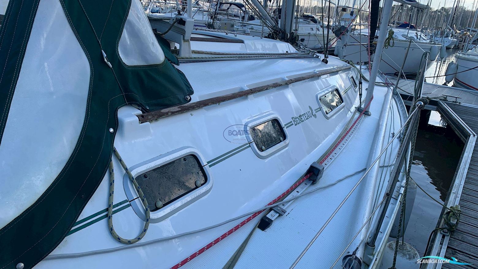 Beneteau OCEANIS 300