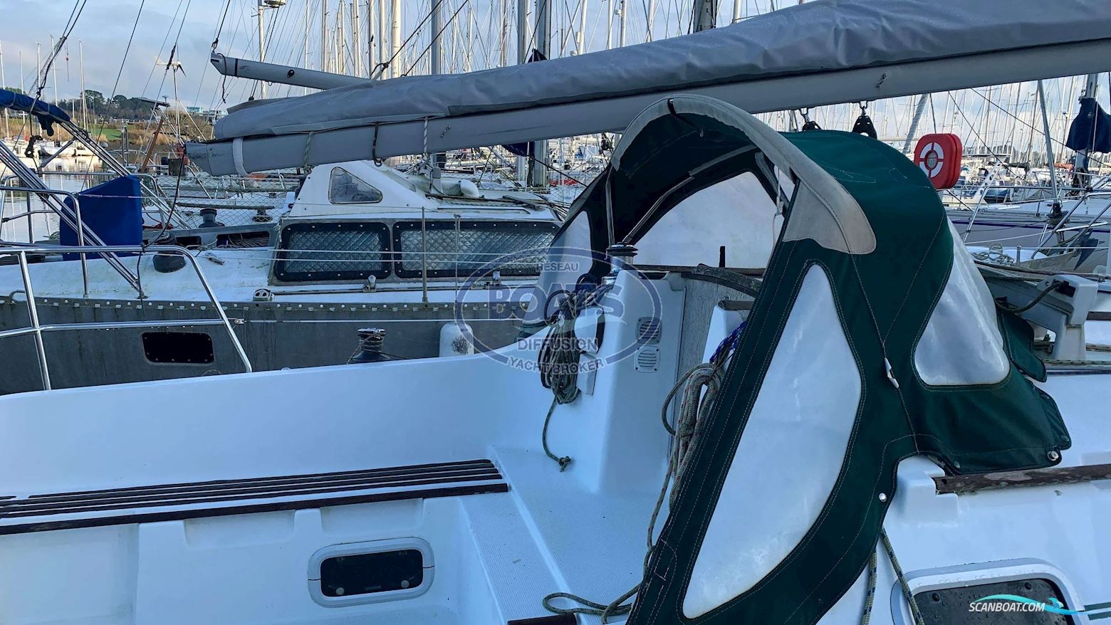 Beneteau OCEANIS 300