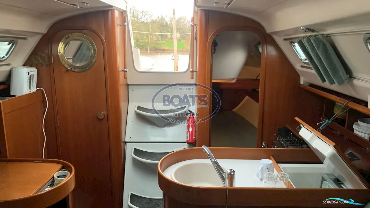 Beneteau Oceanis 300