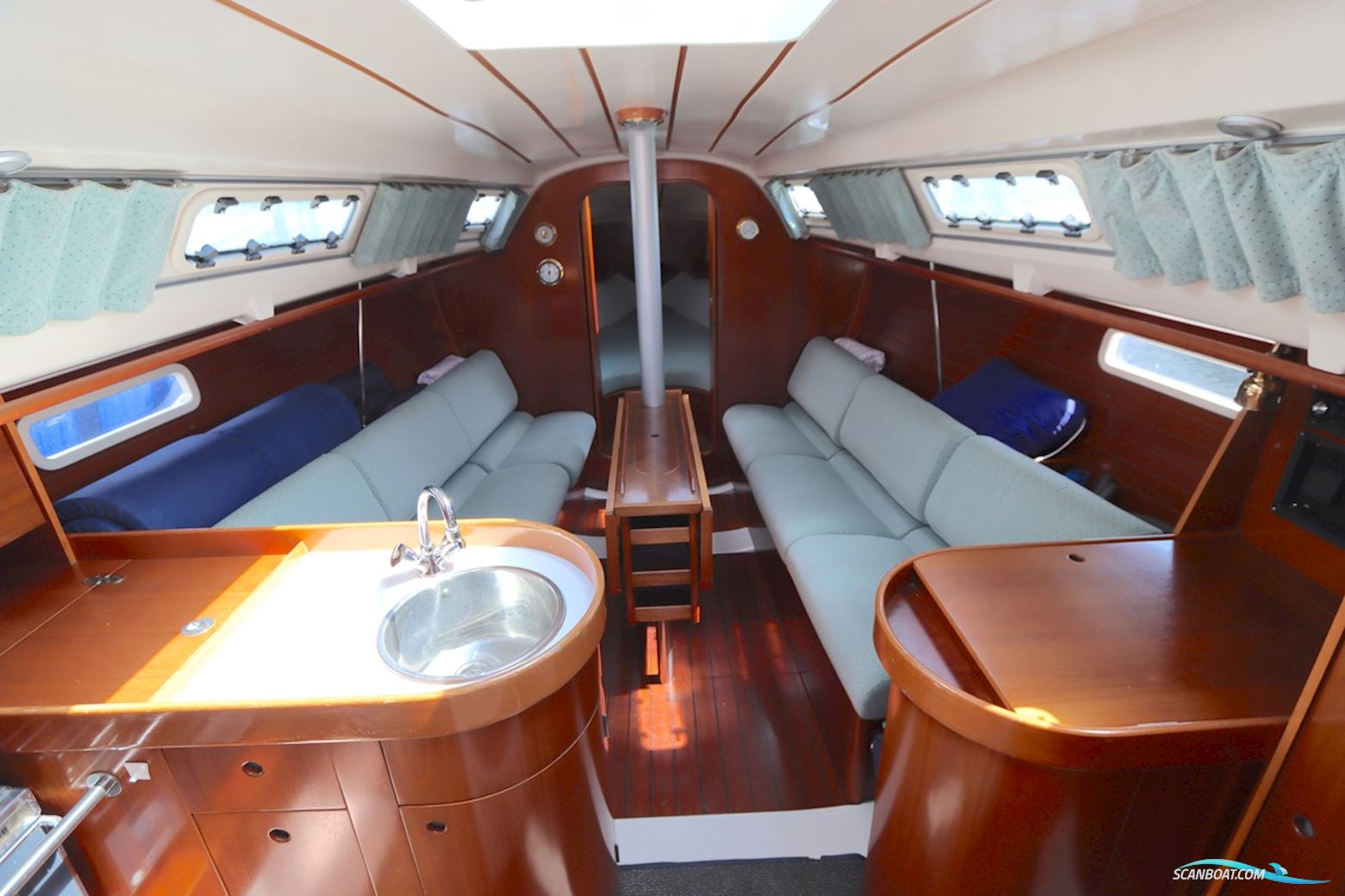 Beneteau Oceanis 300