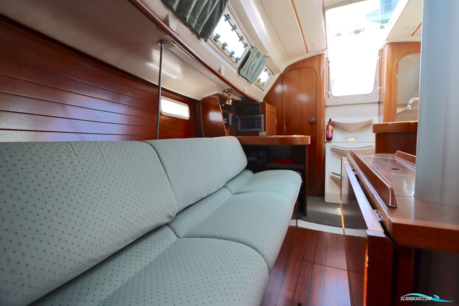 Beneteau Oceanis 300