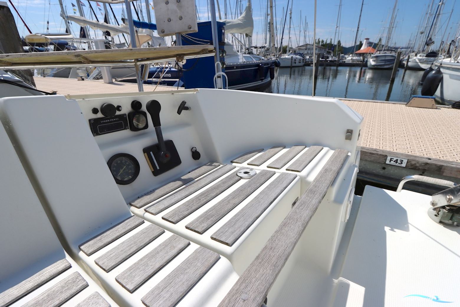 Beneteau Oceanis 300