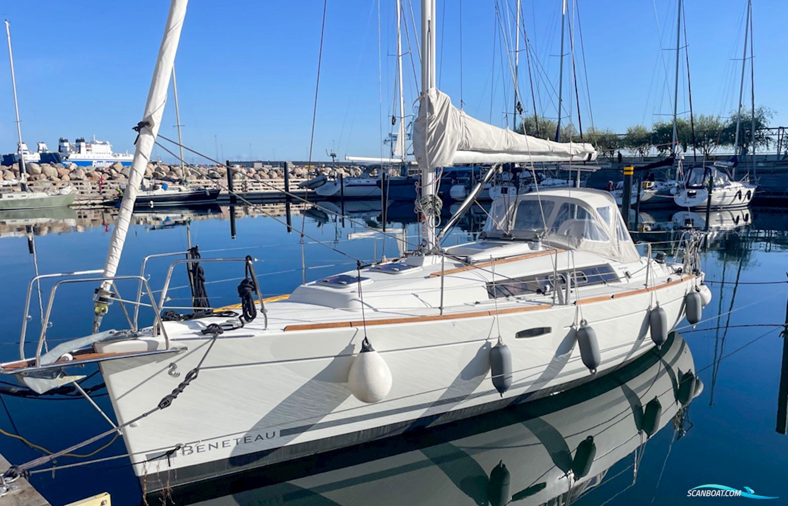 Beneteau Oceanis 31 Segelbåt 2011, med Yanmar 3YM20 motor, Sverige