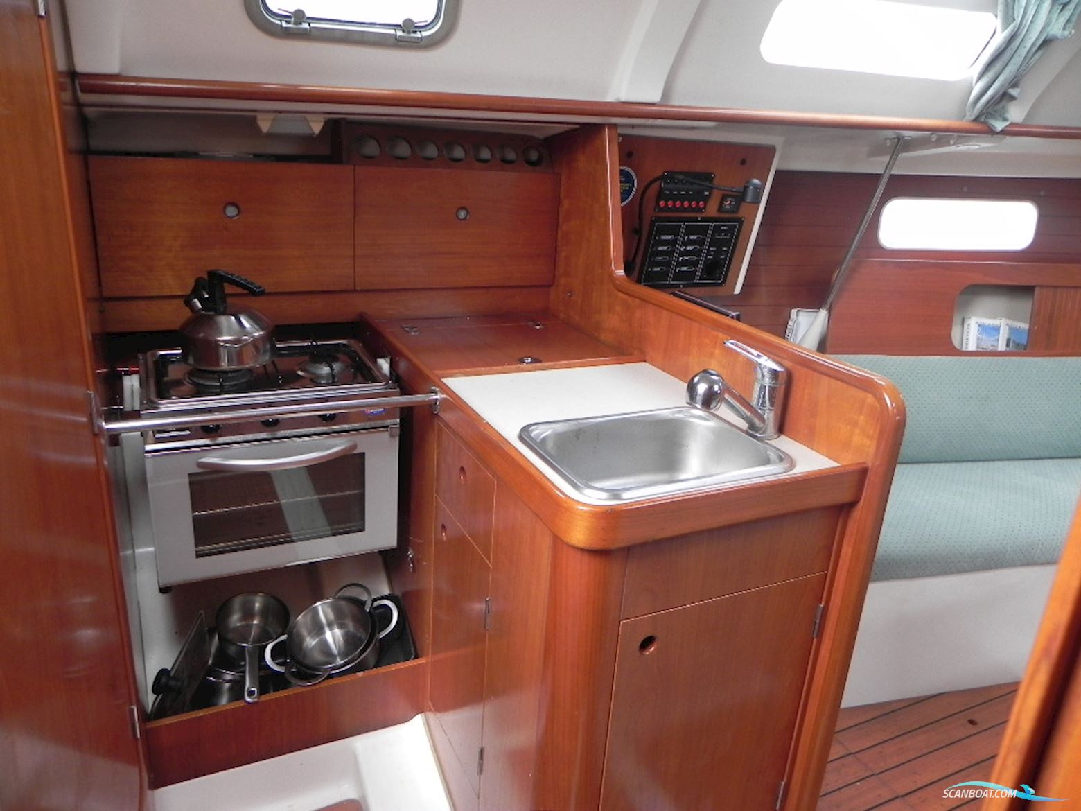 Beneteau Oceanis 321