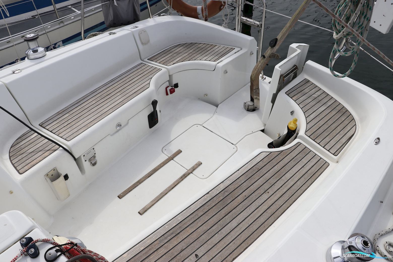 Beneteau Oceanis 323