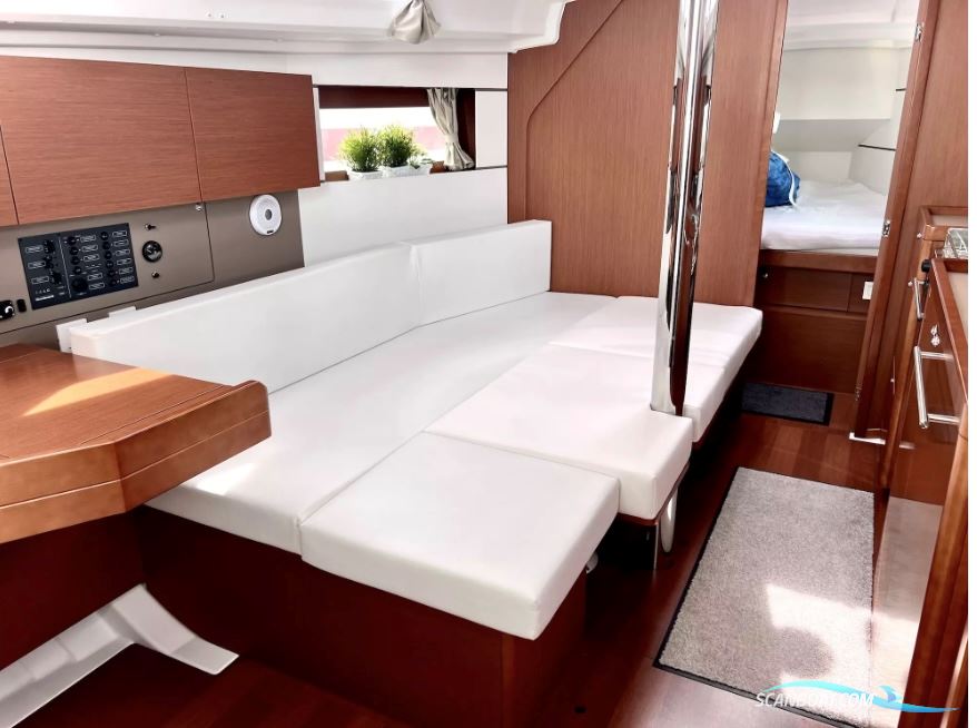 Beneteau Oceanis 35