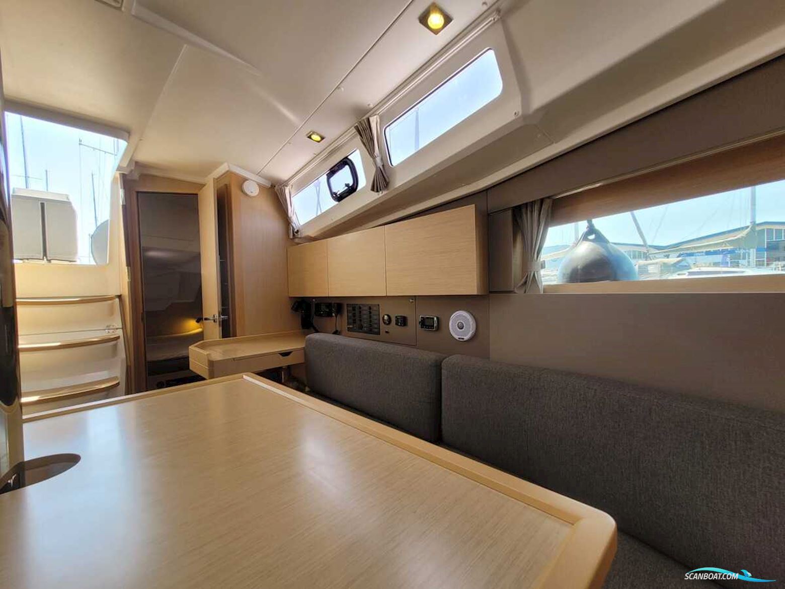 Beneteau Oceanis 35