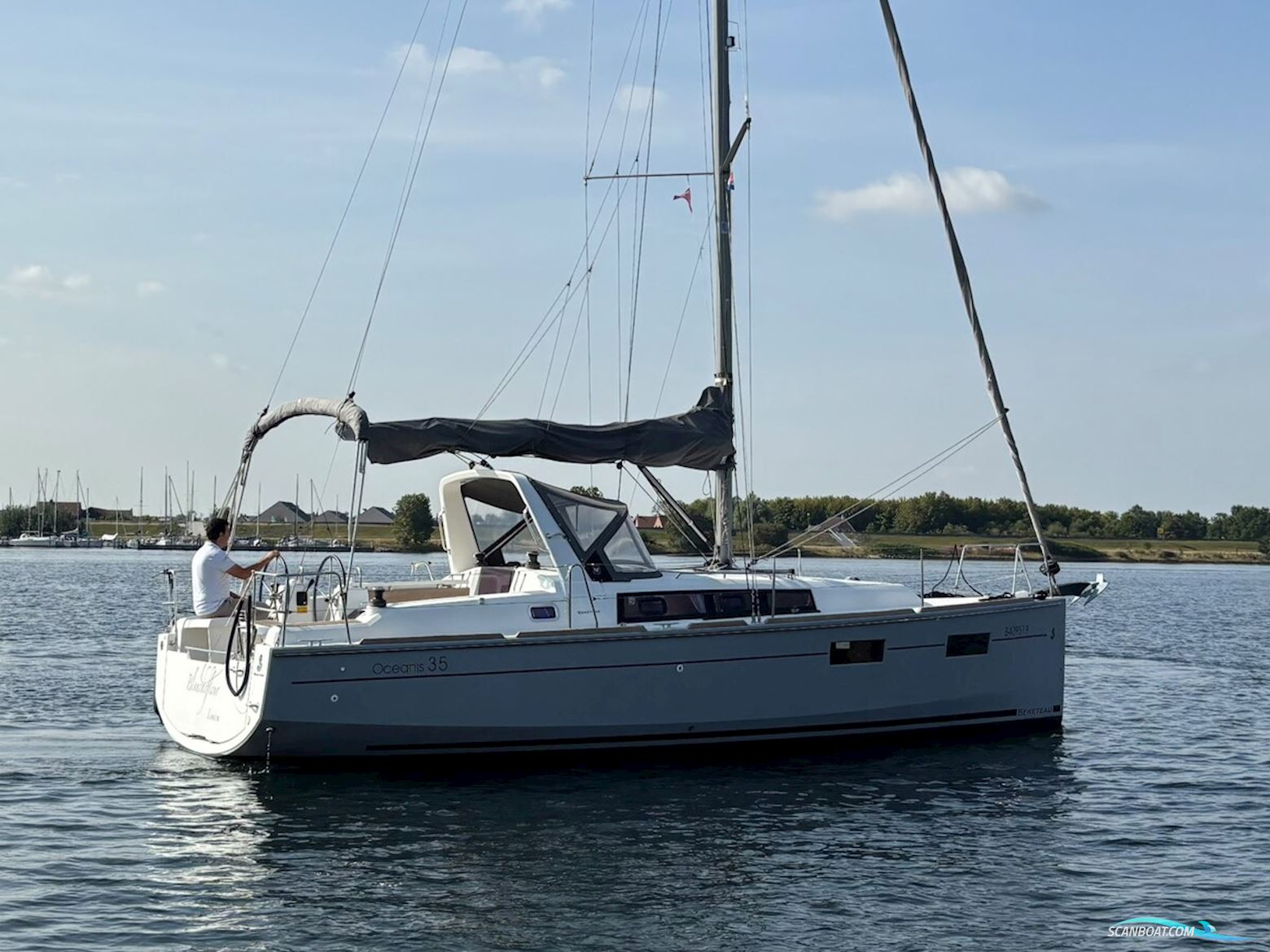 Beneteau Oceanis 35