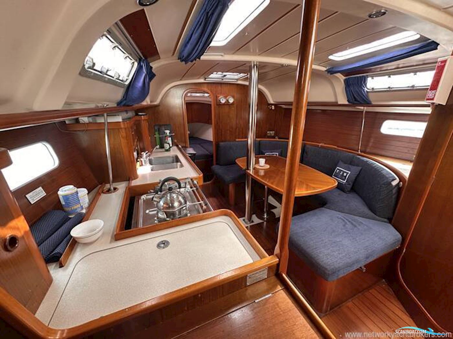 Beneteau Oceanis 351