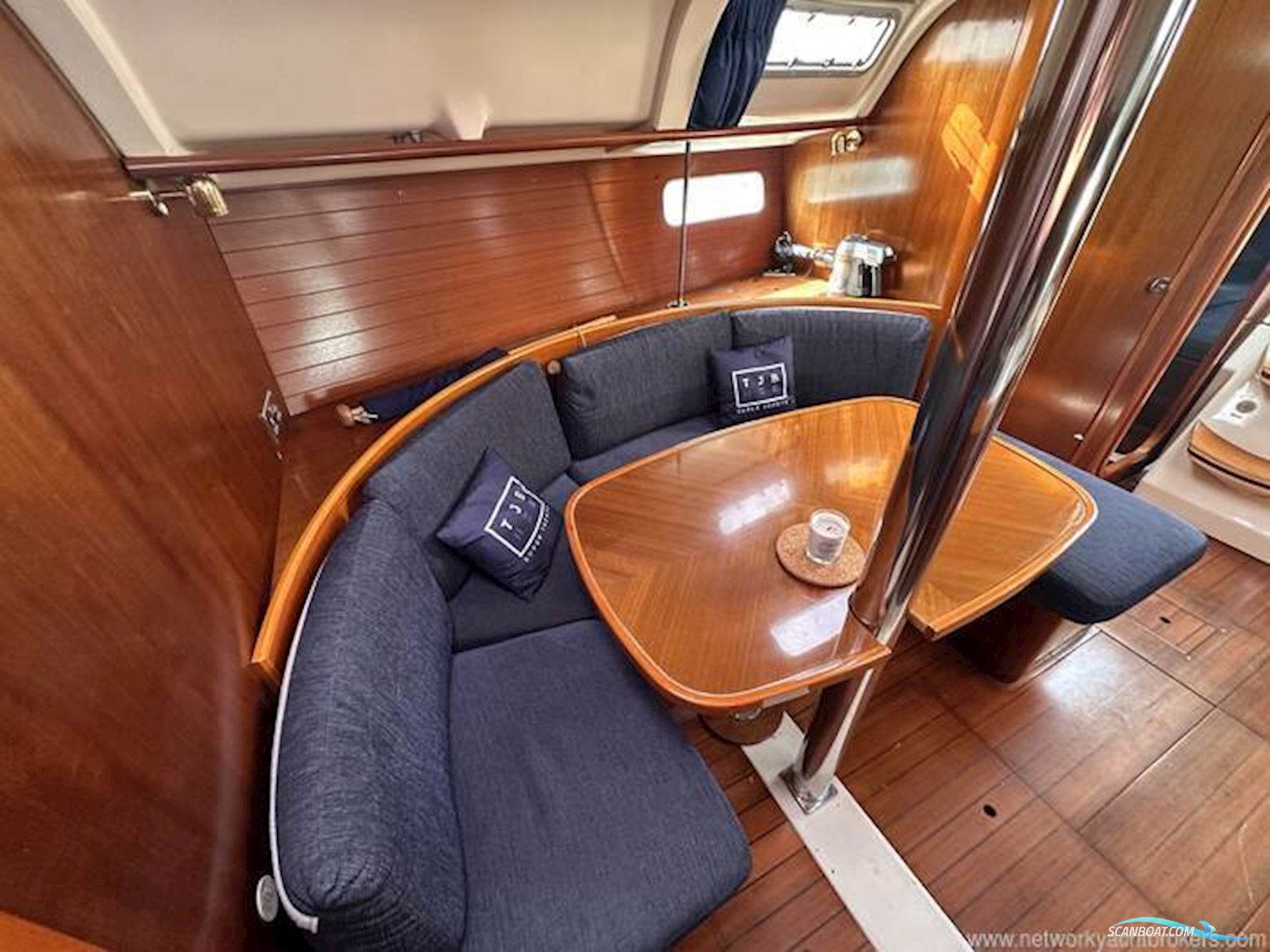 Beneteau Oceanis 351