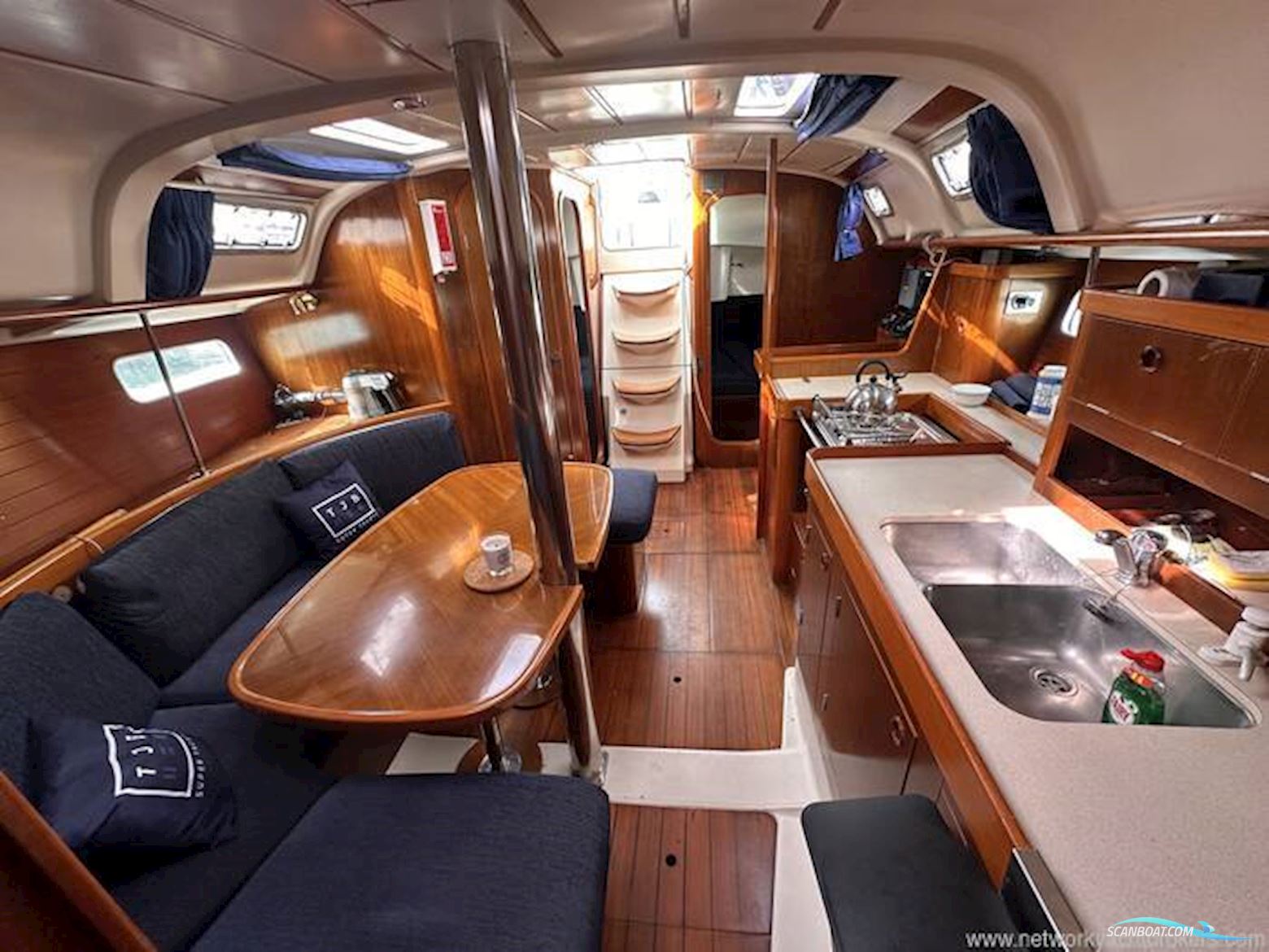 Beneteau Oceanis 351