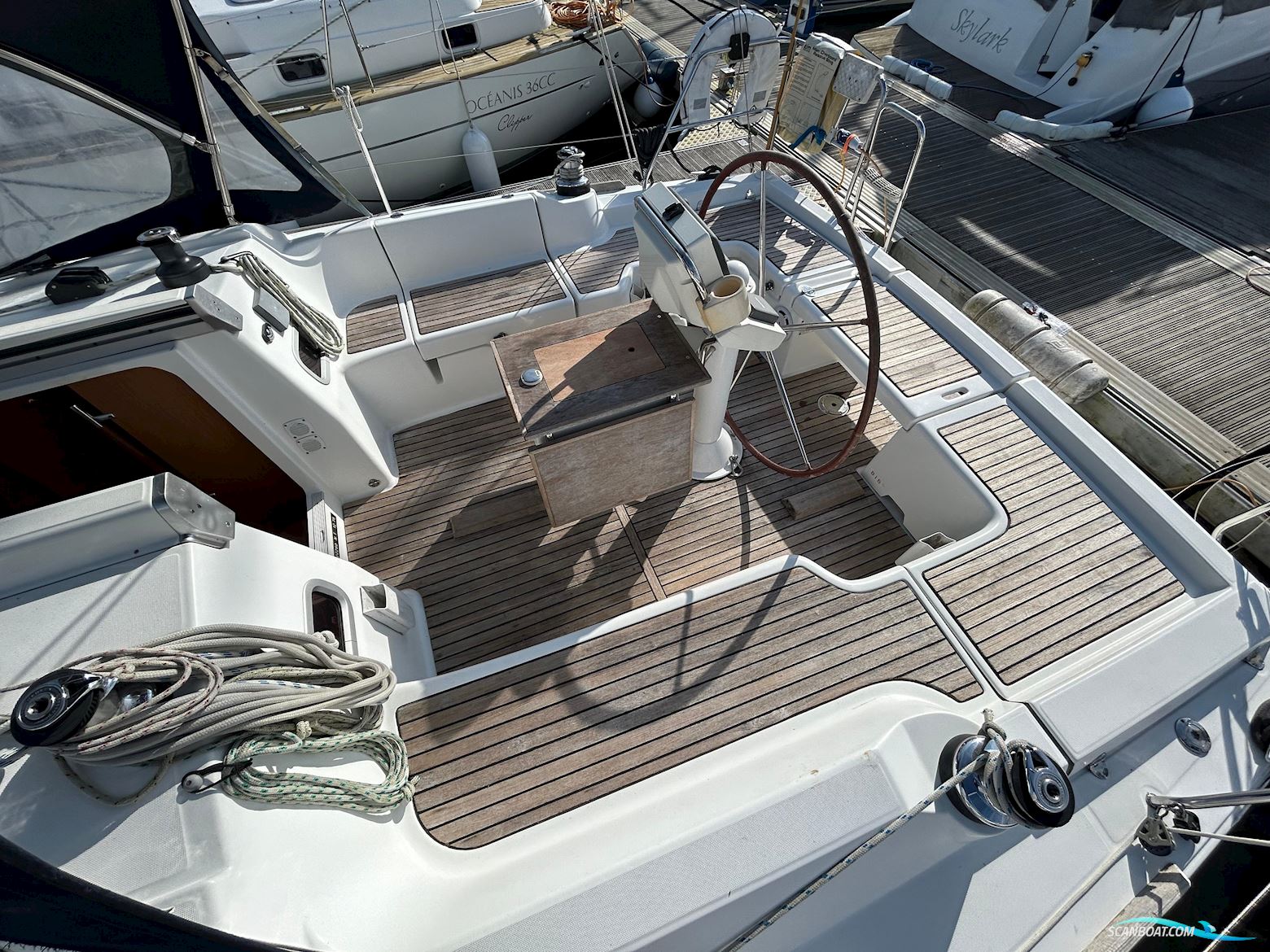 Beneteau Oceanis 37