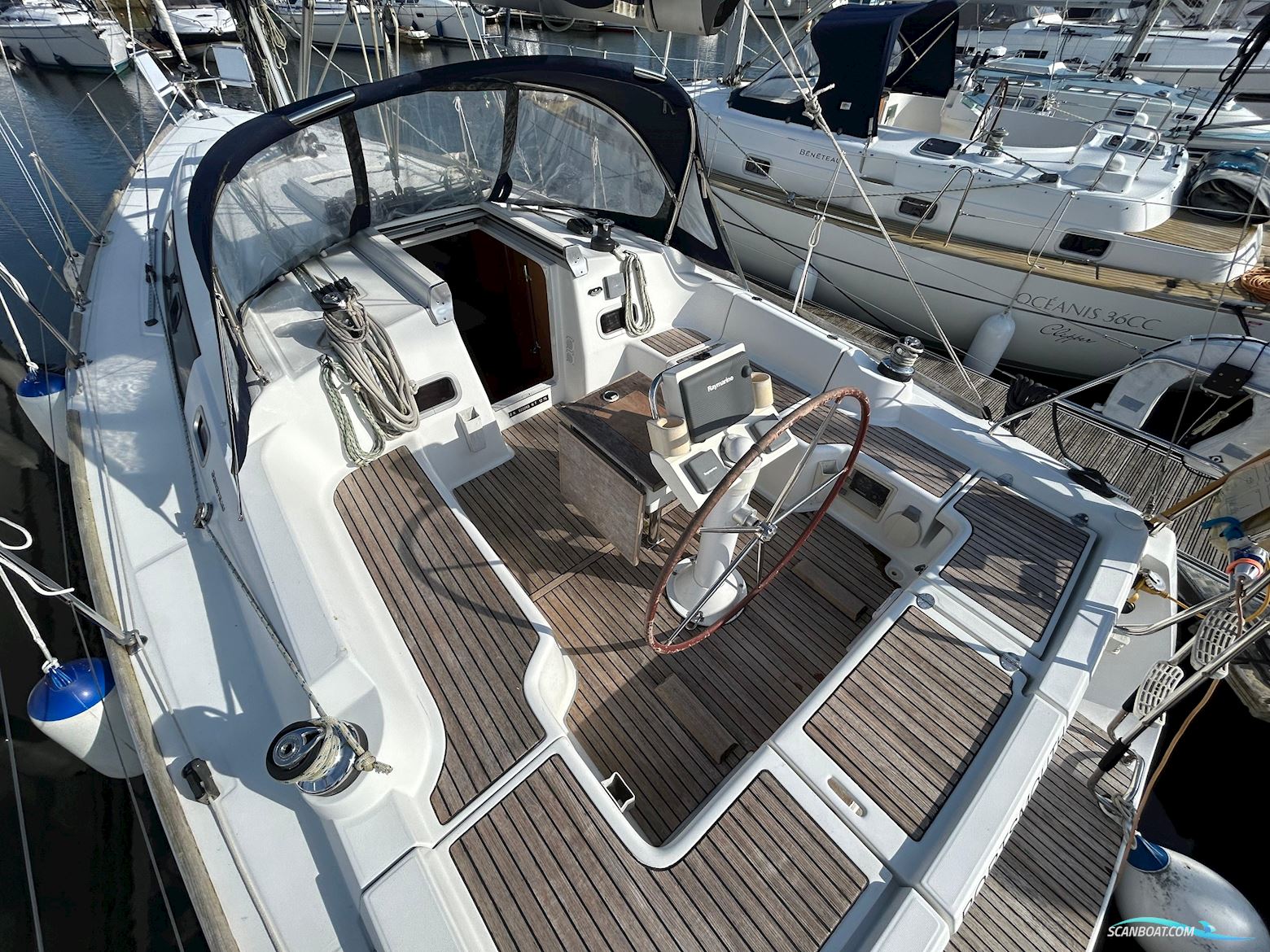 Beneteau Oceanis 37