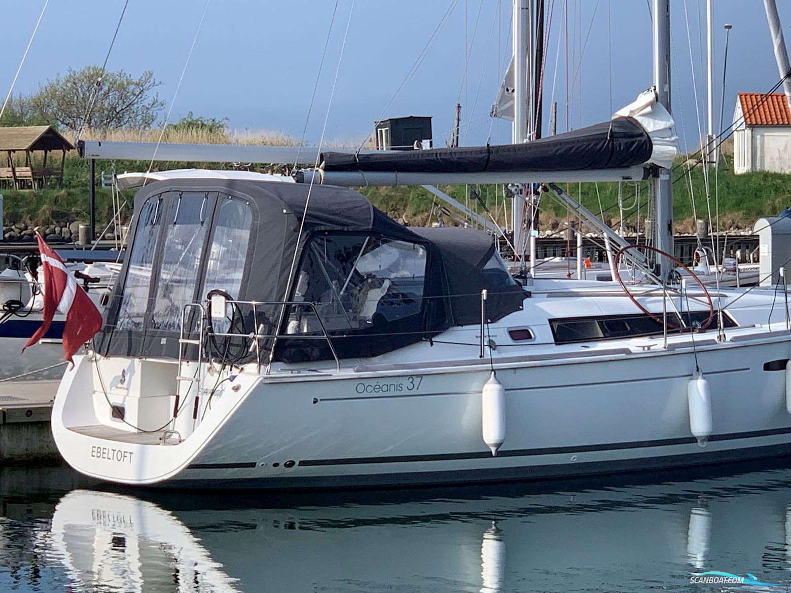 Beneteau Oceanis 37