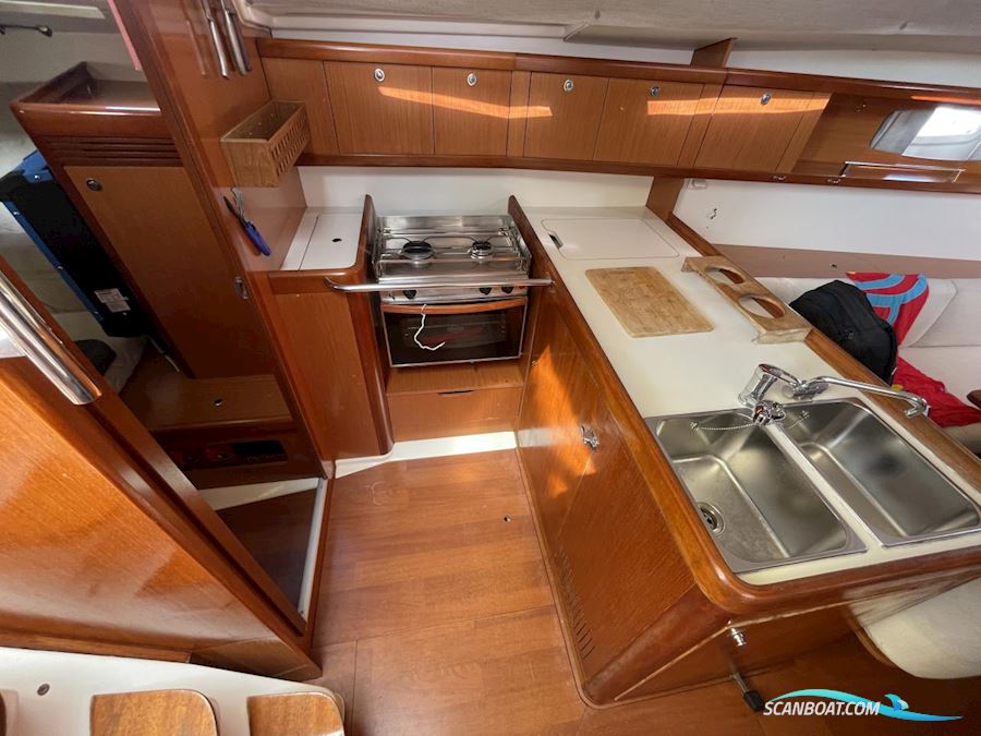 Beneteau Oceanis 37