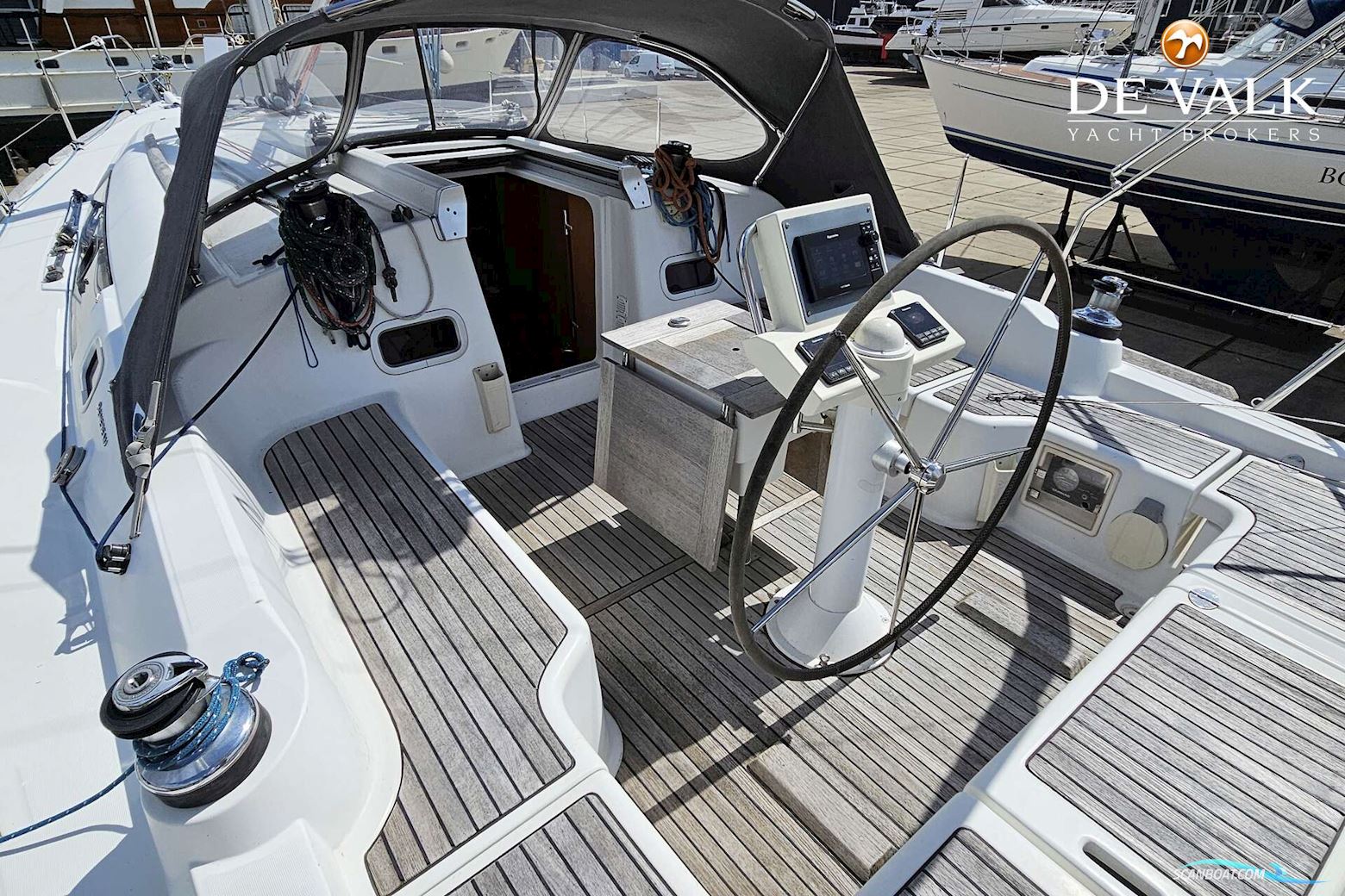 Beneteau Oceanis 37
