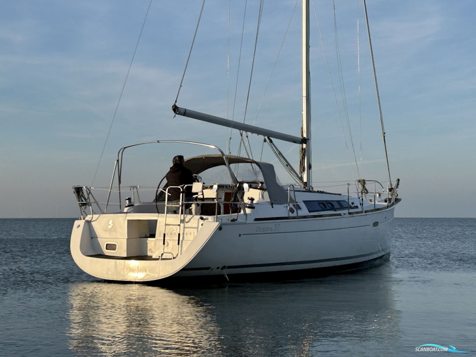 Beneteau Oceanis 37