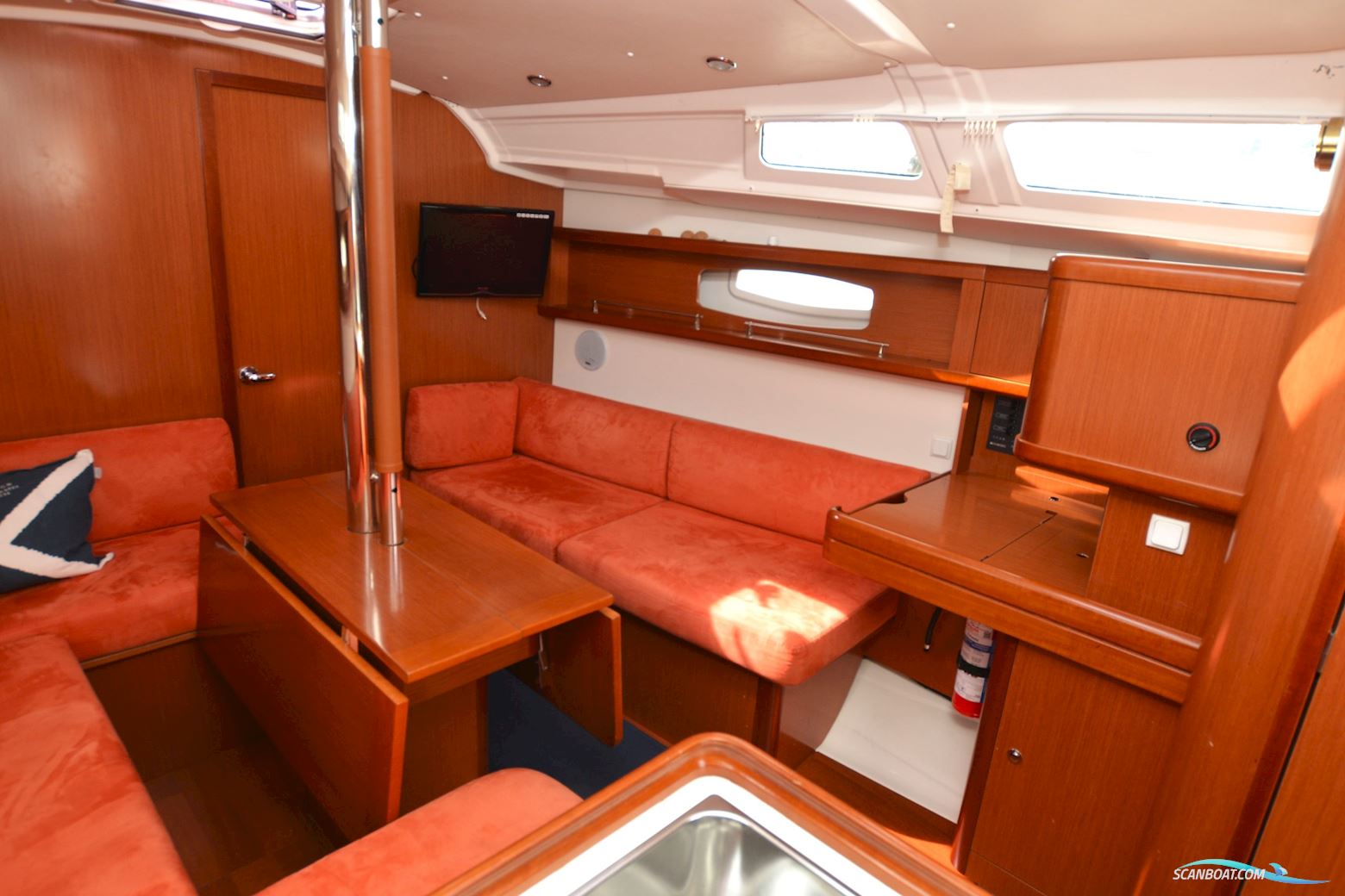 Beneteau Oceanis 37
