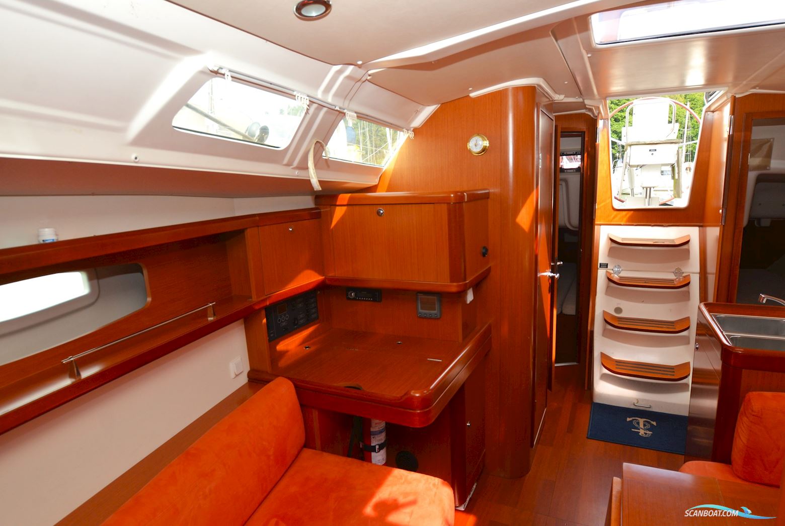 Beneteau Oceanis 37