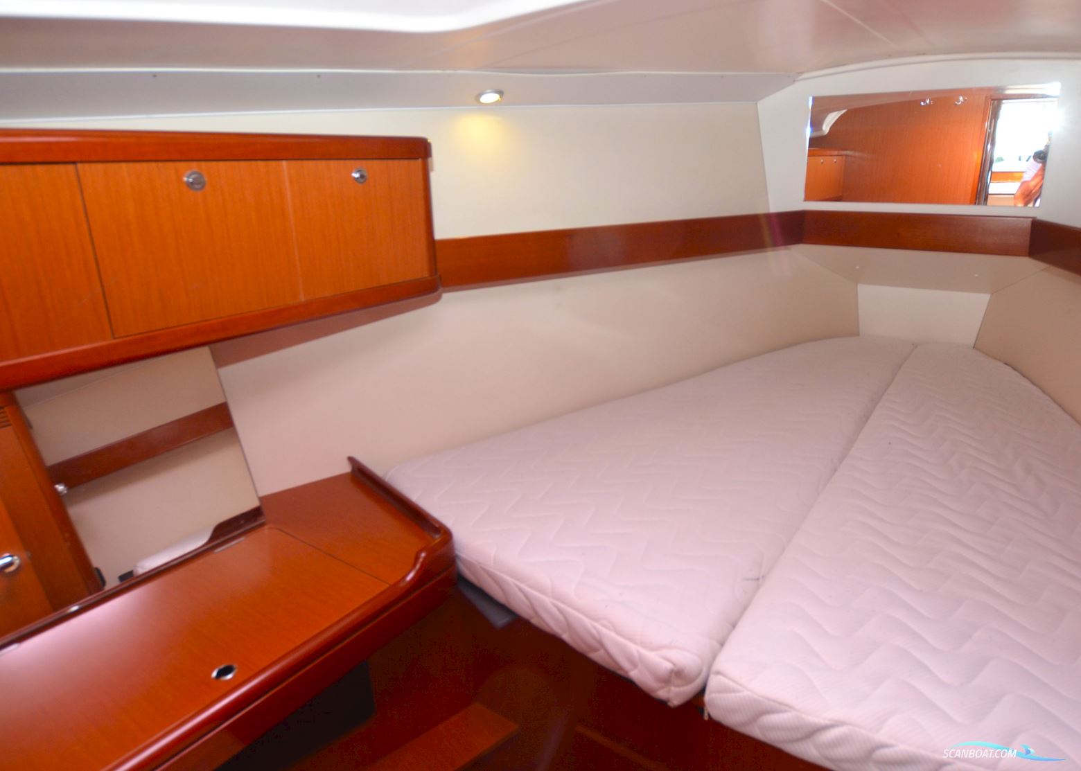 Beneteau Oceanis 37