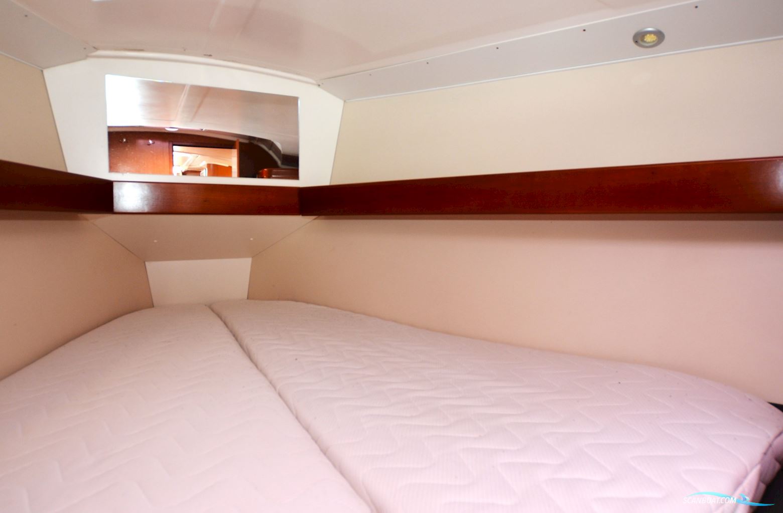 Beneteau Oceanis 37