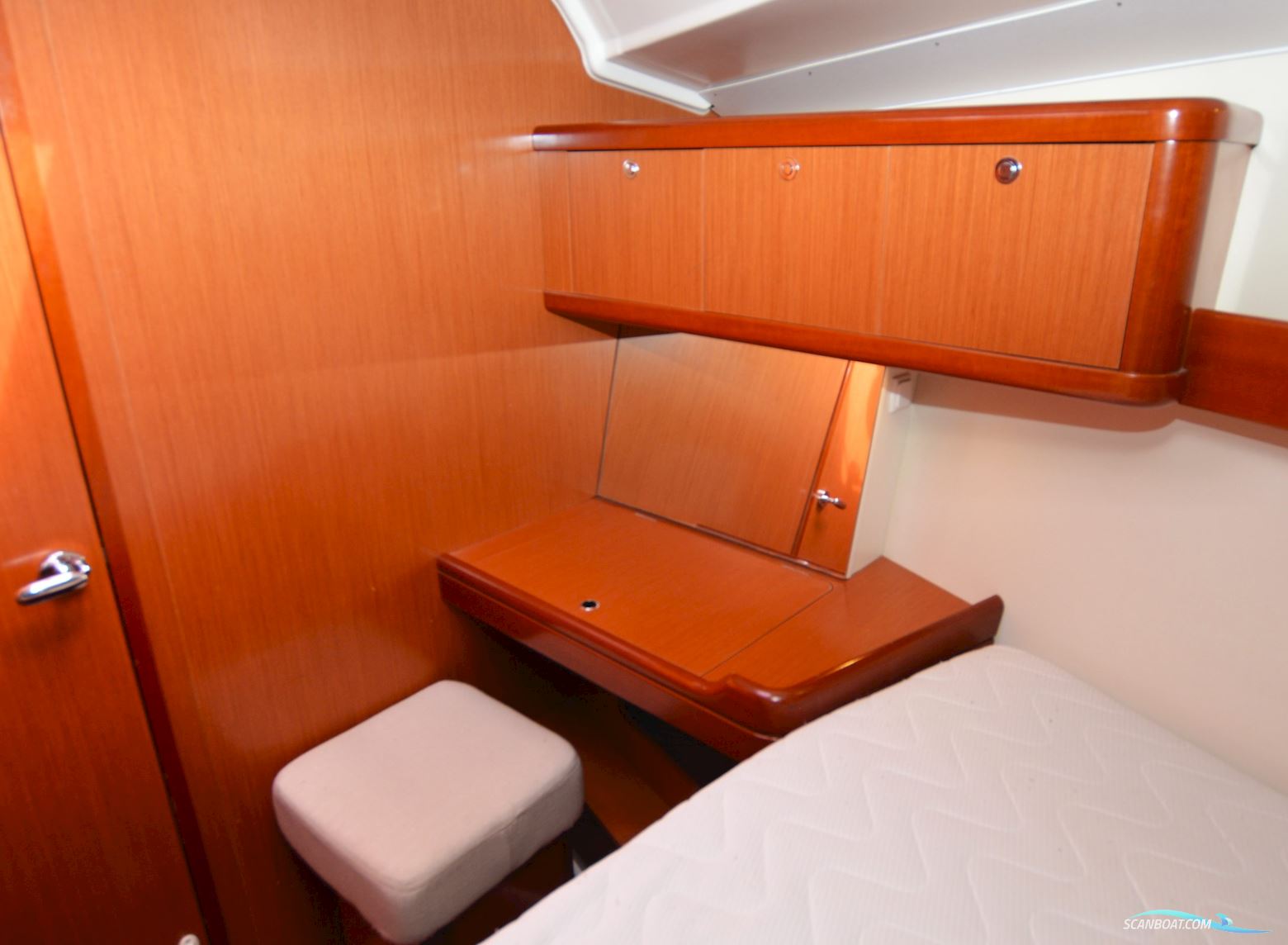 Beneteau Oceanis 37