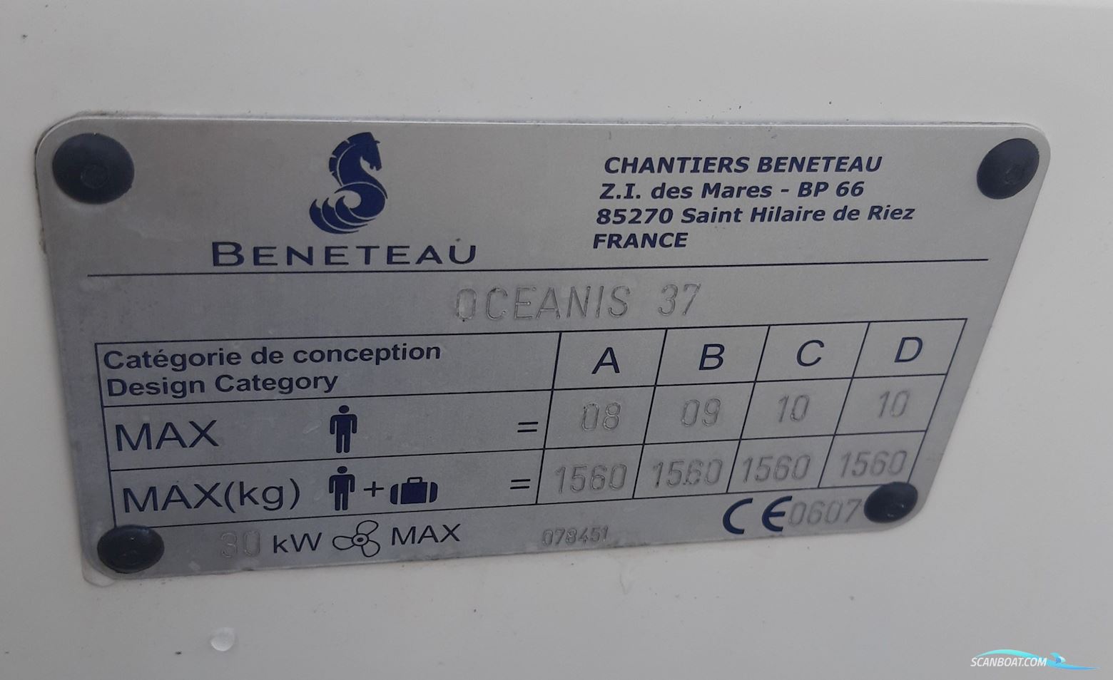 Beneteau Oceanis 37