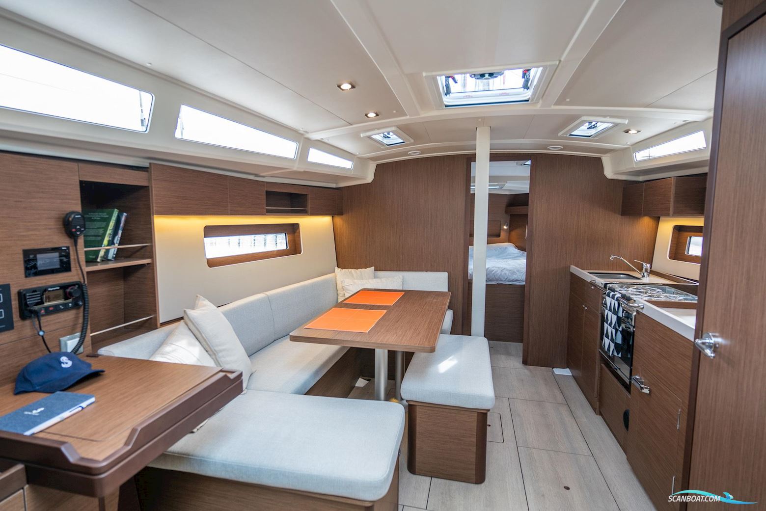 Beneteau Oceanis 37.1