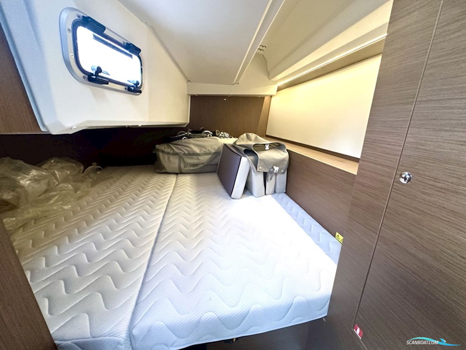 Beneteau Oceanis 37.1