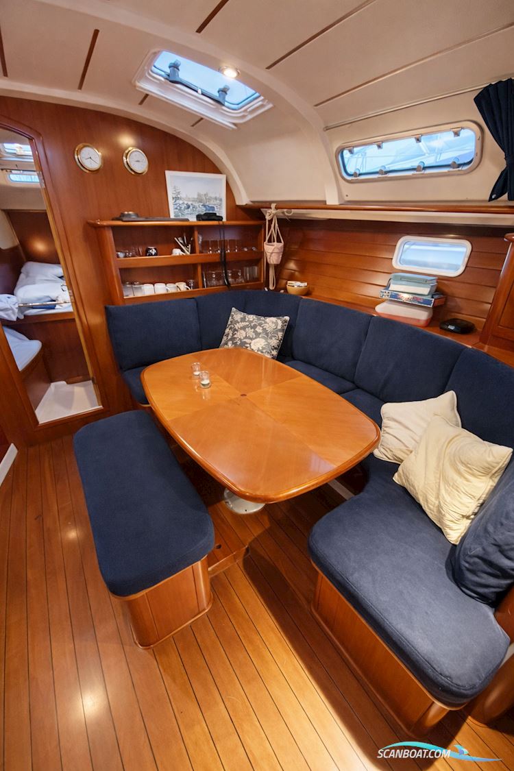 Beneteau Oceanis 381