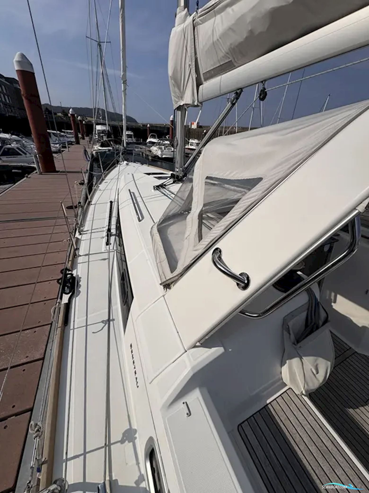 Beneteau Oceanis 38.1