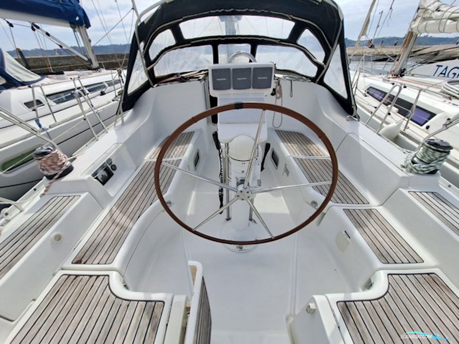 Beneteau Oceanis 393