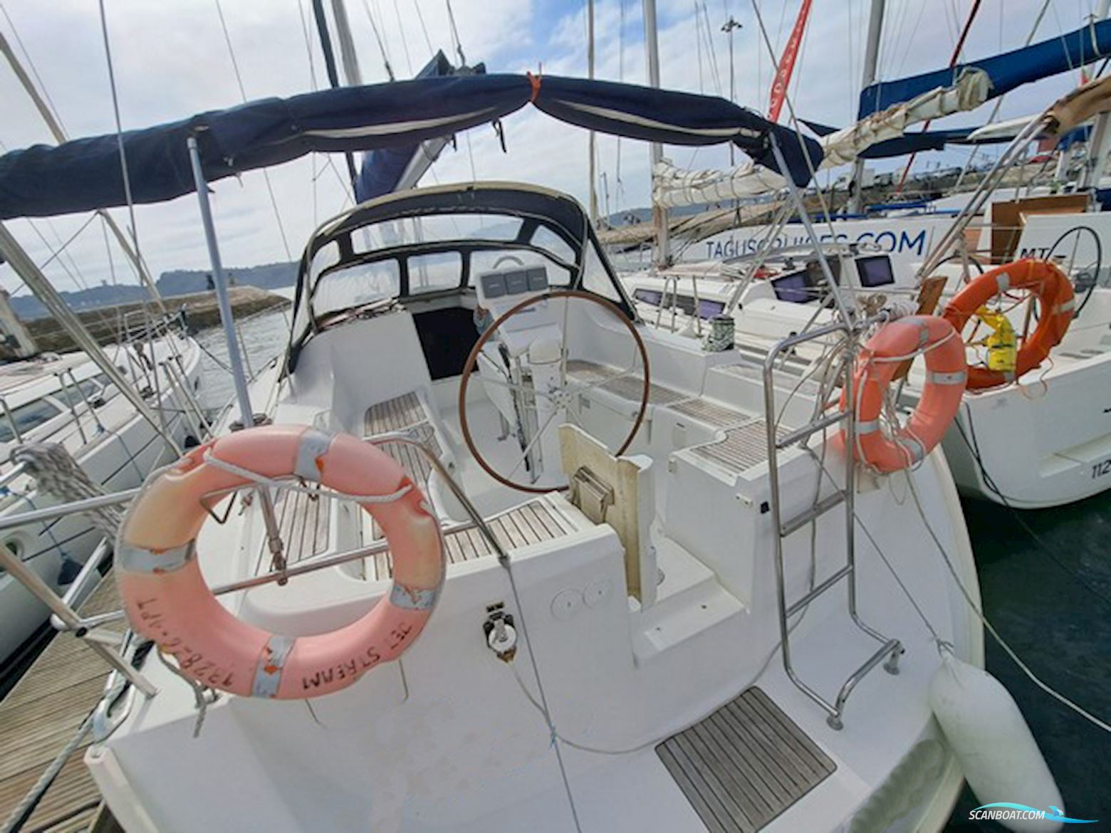 Beneteau Oceanis 393