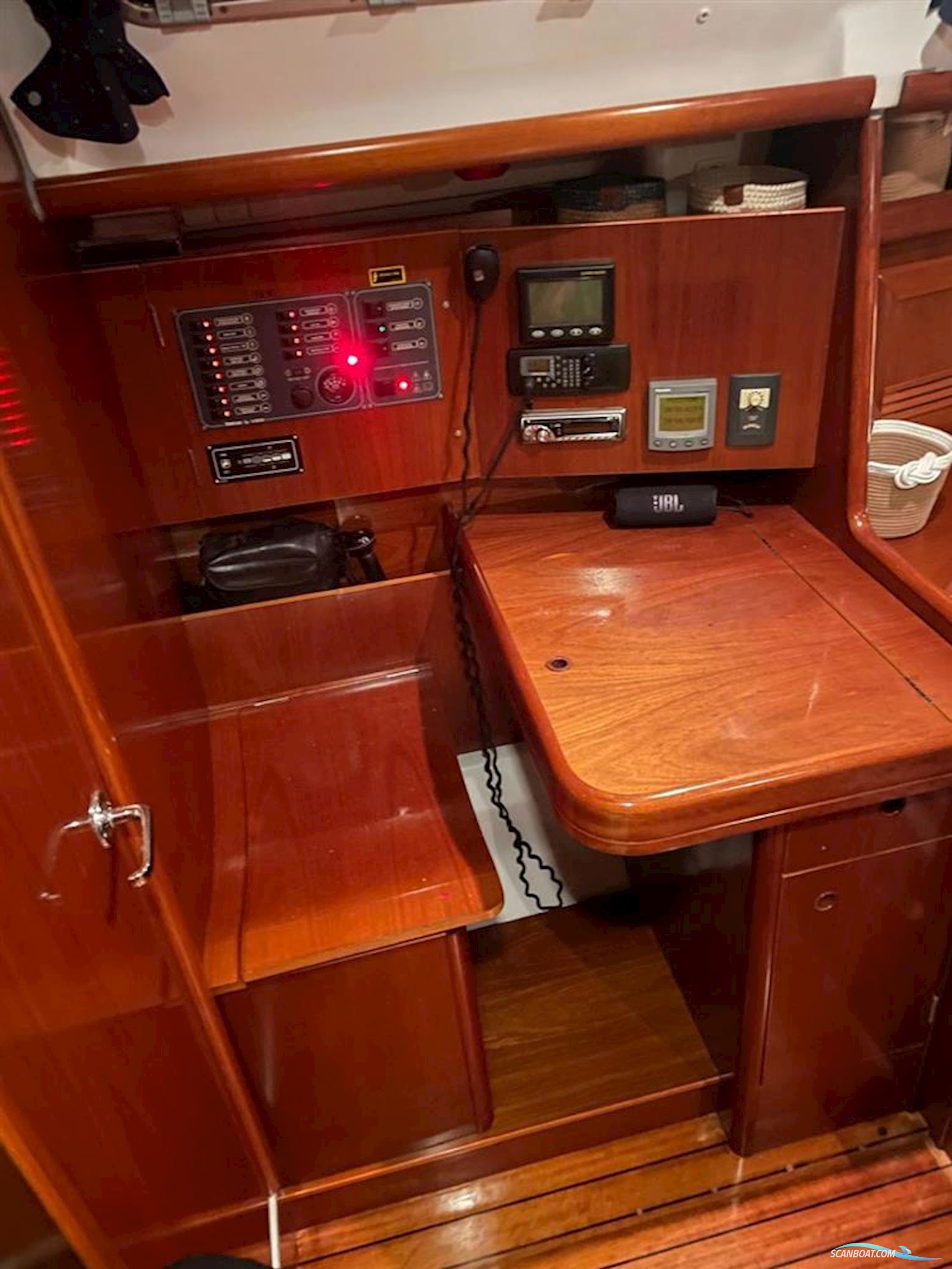 Beneteau Oceanis 393