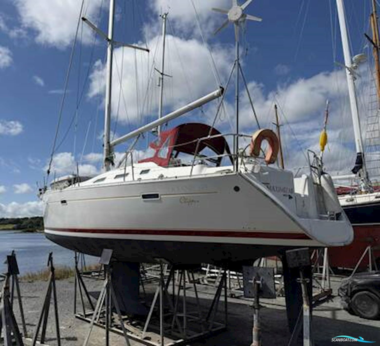 Beneteau Oceanis 393