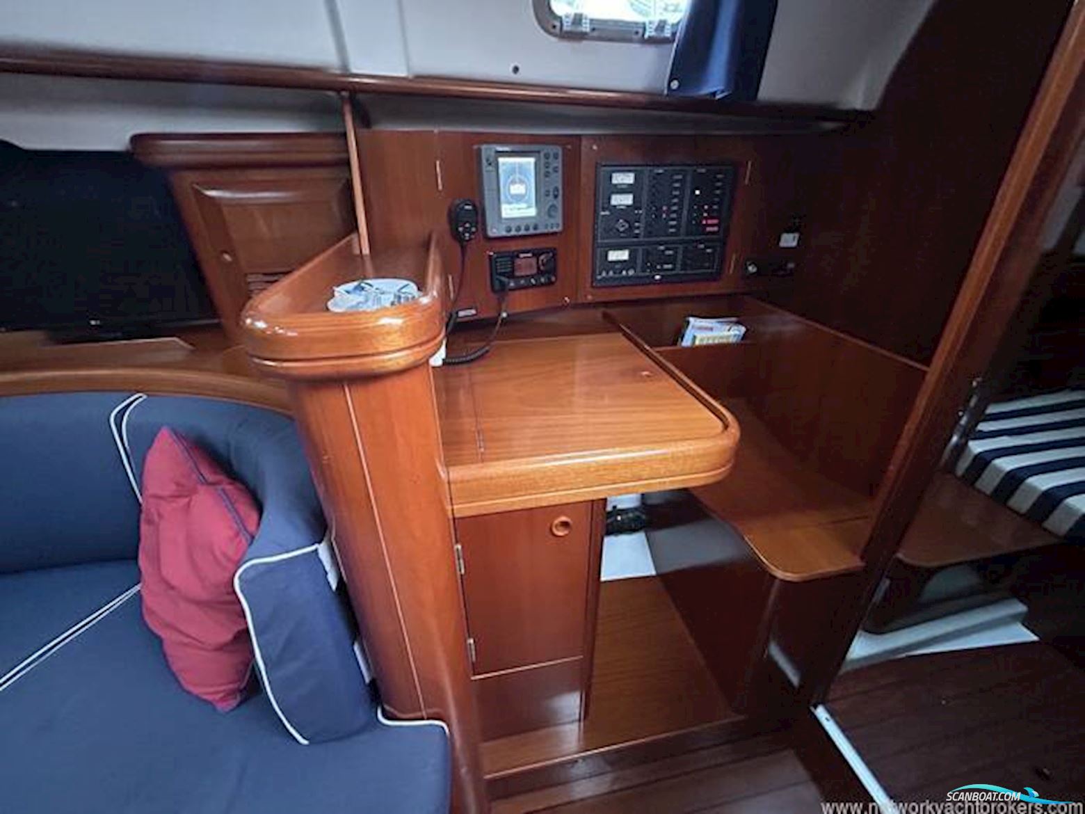 Beneteau Oceanis 411 Celebration