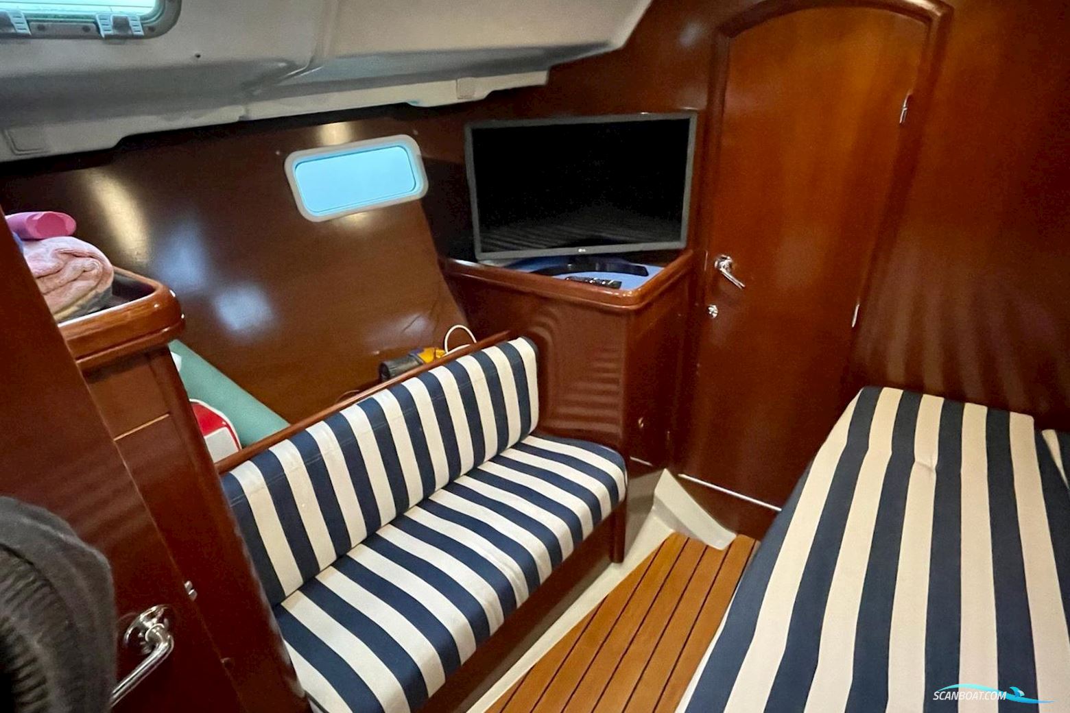 Beneteau Oceanis 411 Celebration