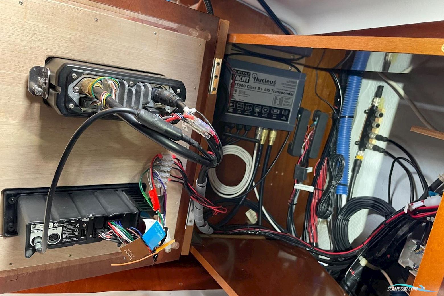 Beneteau Oceanis 411 Celebration