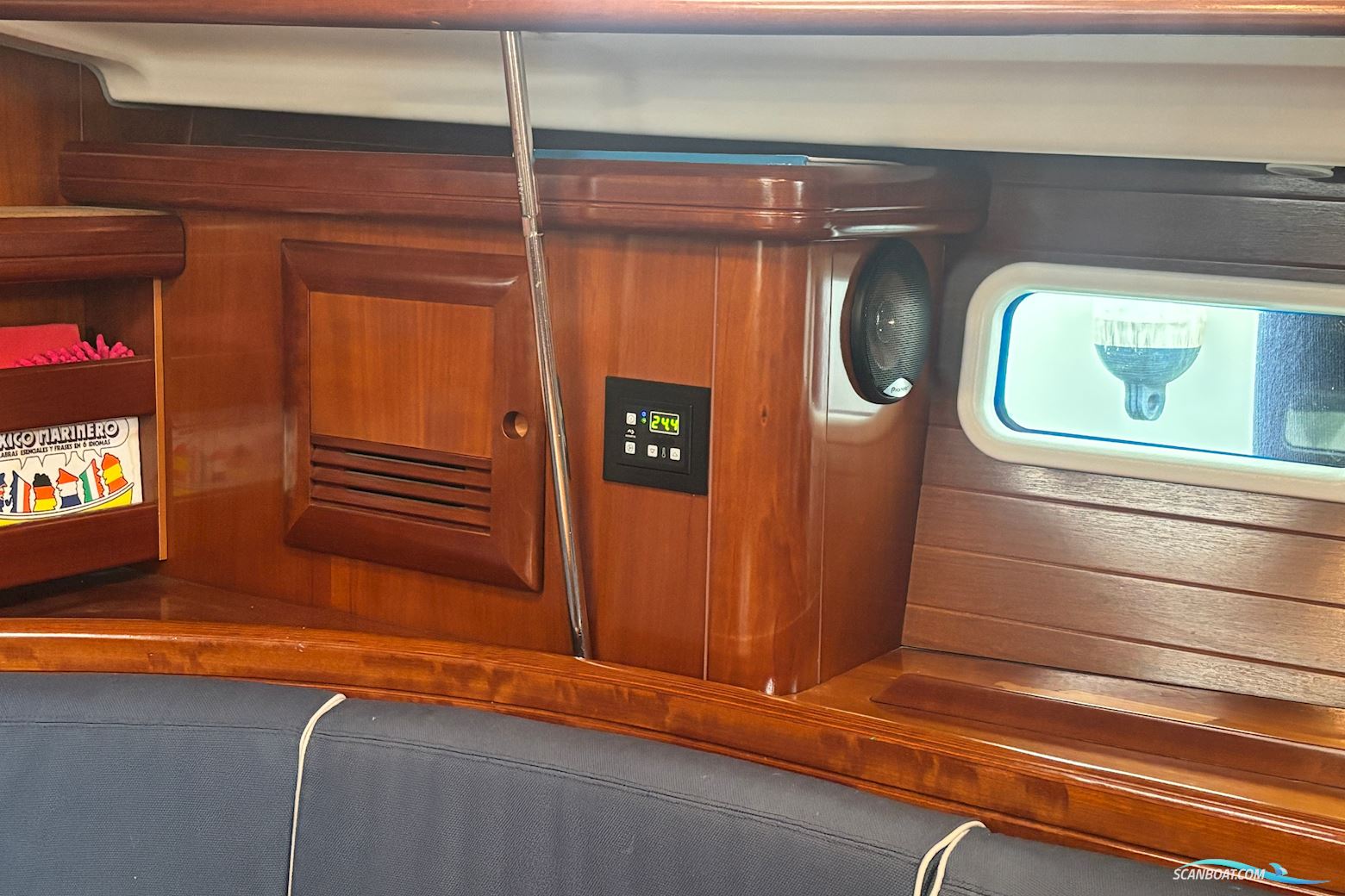 Beneteau Oceanis 411 Celebration