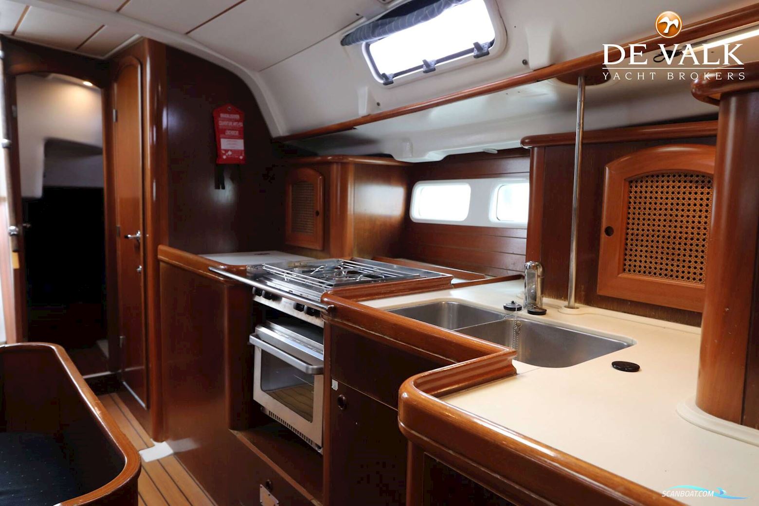 Beneteau Oceanis 411 Electric