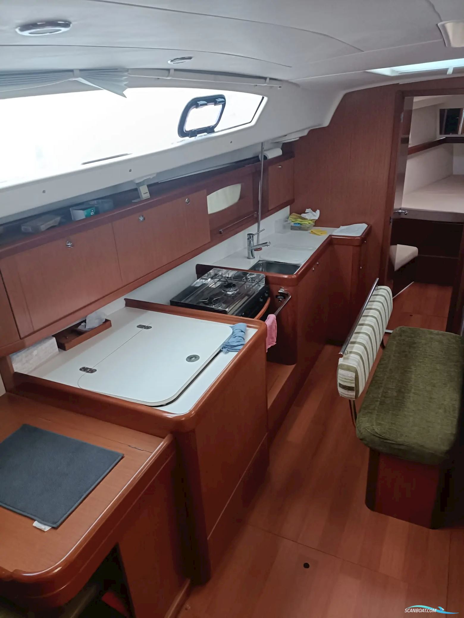 Beneteau Oceanis 43
