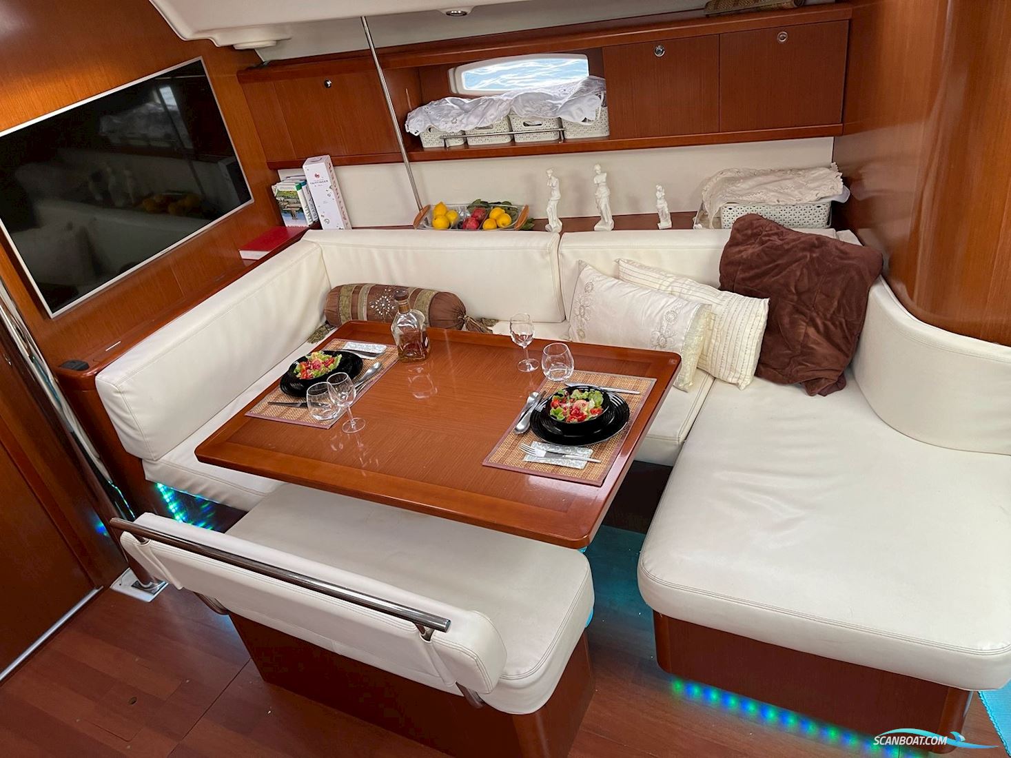 Beneteau Oceanis 43