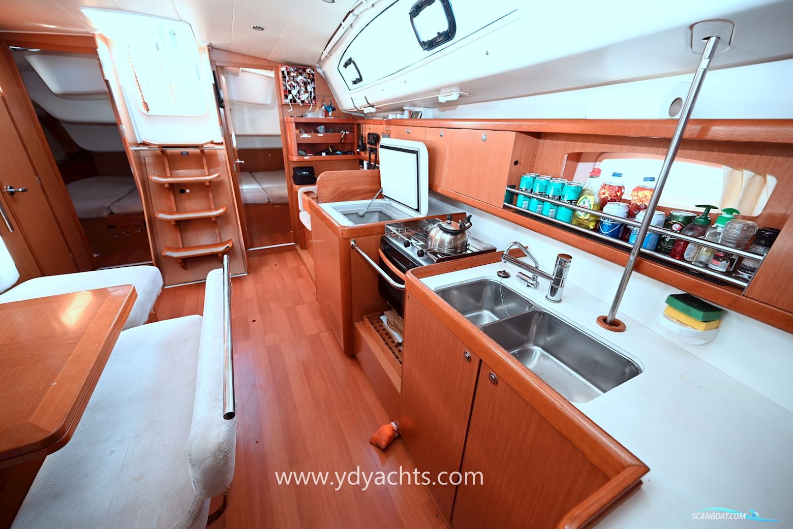 Beneteau Oceanis 43