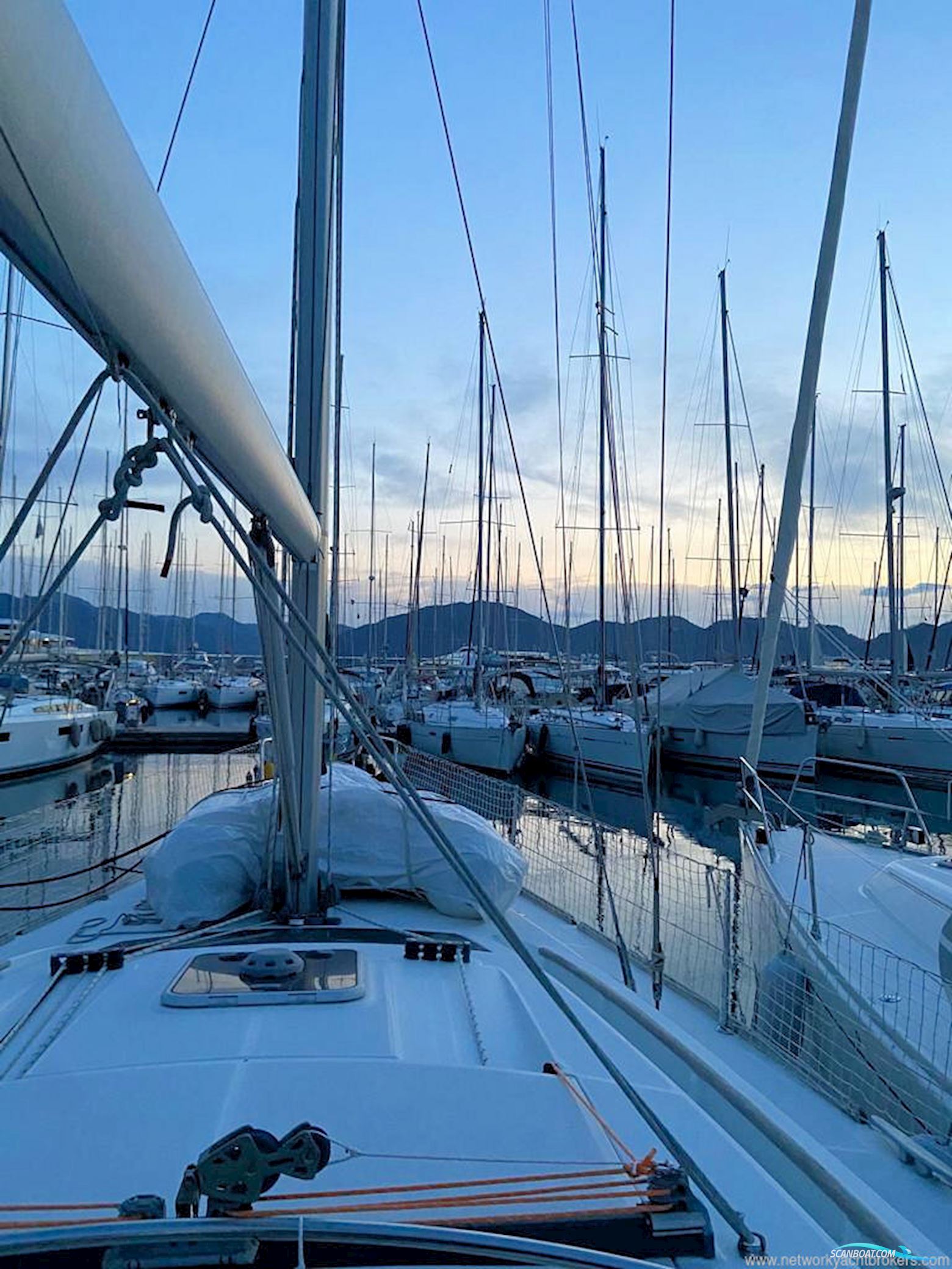 Beneteau Oceanis 43