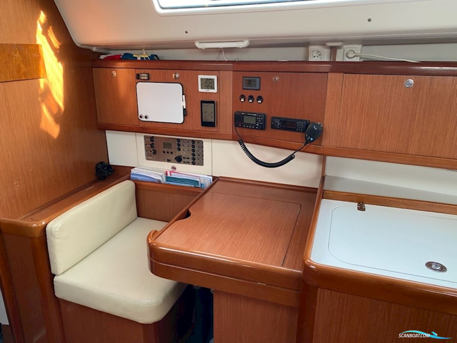 Beneteau Oceanis 43
