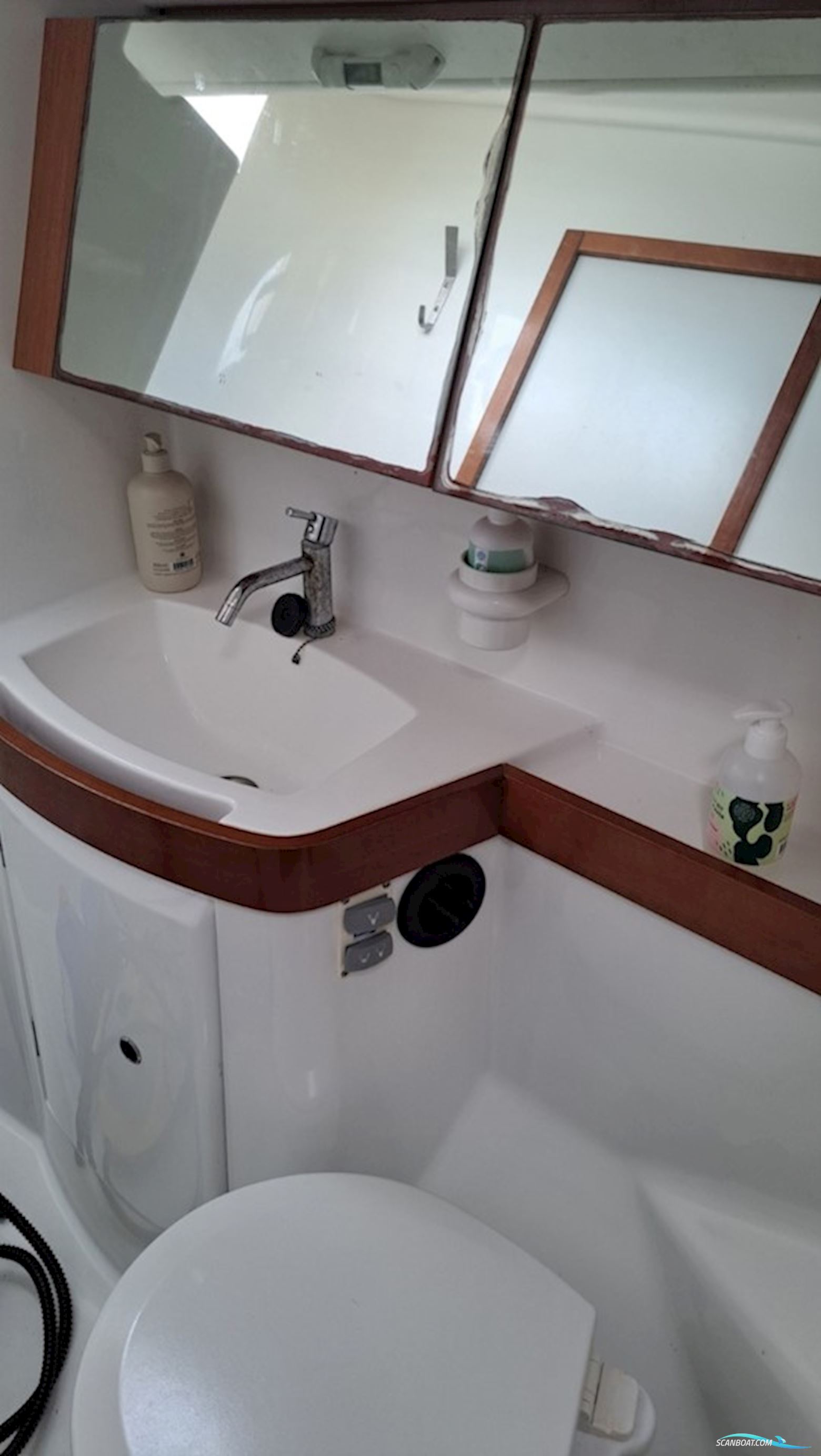 Beneteau Oceanis 43
