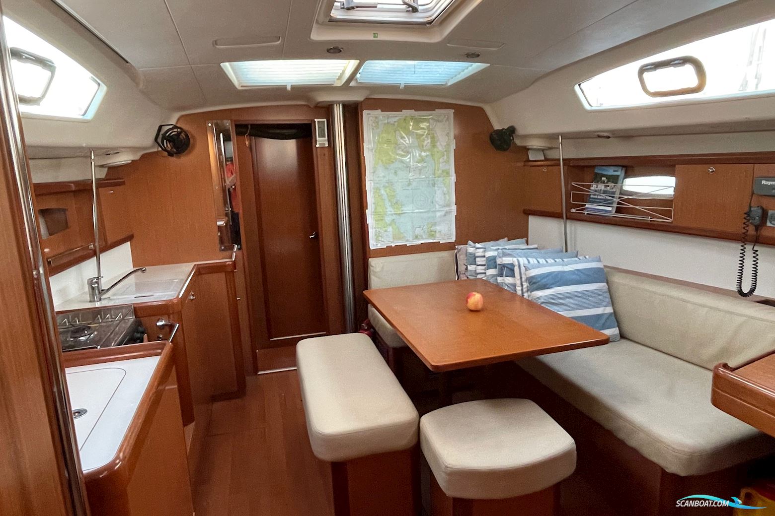 Beneteau Oceanis 43