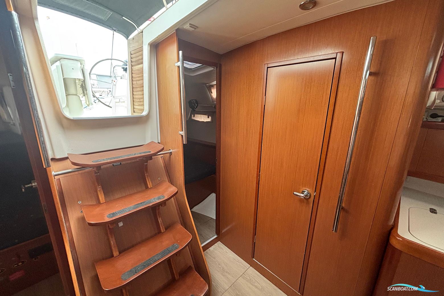 Beneteau Oceanis 43